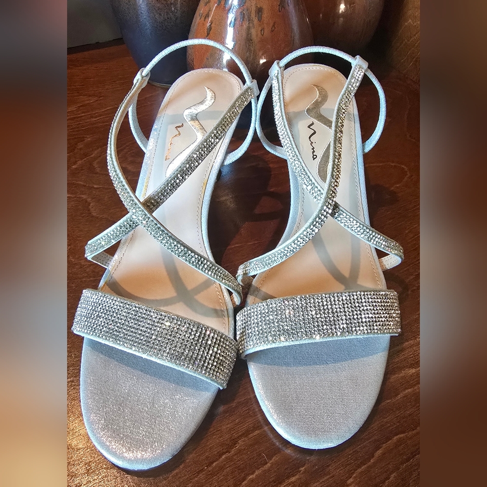 Nina Elegant Silver Strappy Rhinestone Dressy Sandals NWOT
